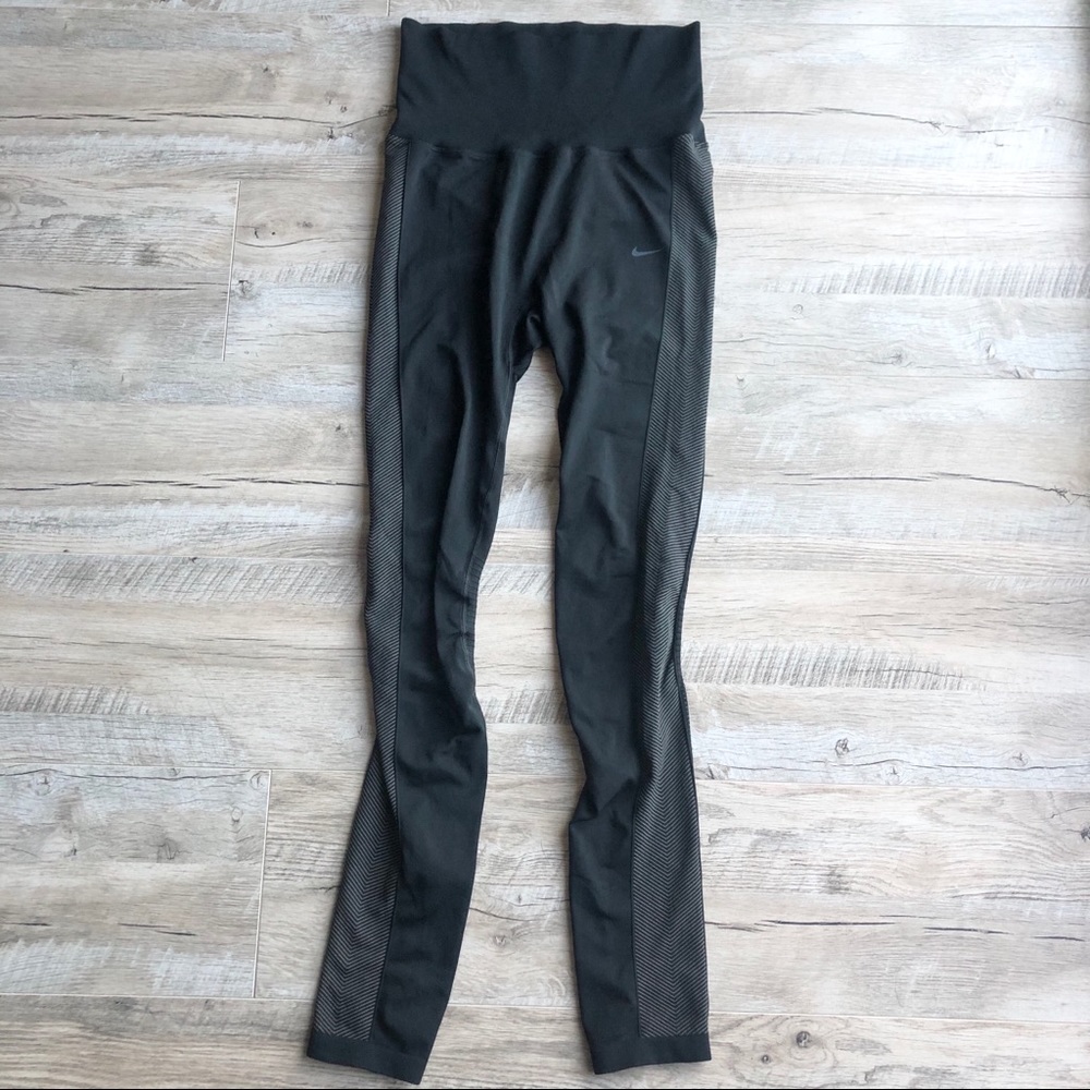 Nike Seamless High Waisted Dri-Fit Leggings